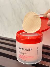 Medicube Red Succinic Acid Peeling Pad [155g / 70 Pads]